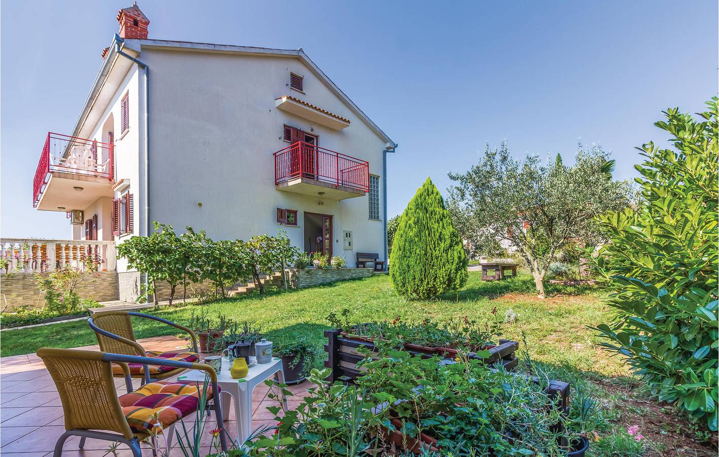 Gemütliche 2-Zimmer-Wohnung mit Terrasse, in der Nähe des Strandes Duga Uvala in Marčana, Südküste Istrien
