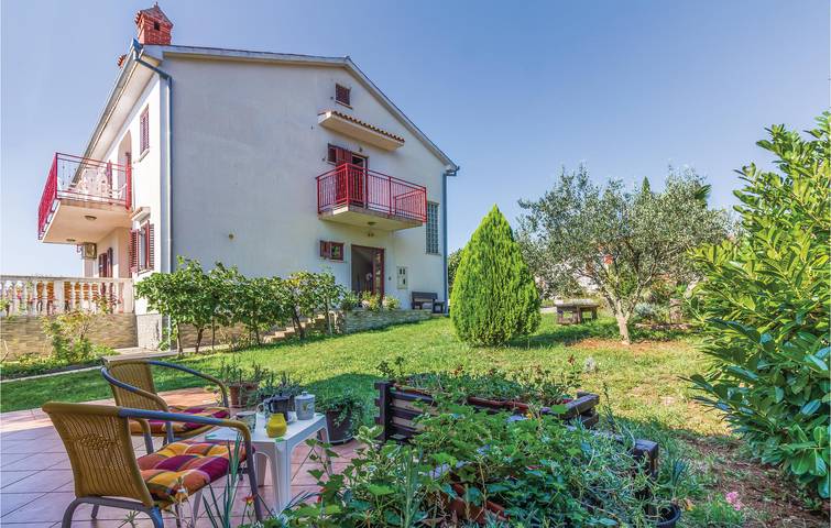 Gemütliche 2-Zimmer-Wohnung mit Terrasse, in der Nähe des Strandes Duga Uvala in Marčana, Südküste Istrien