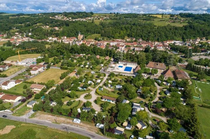 Maison pour 5 personnes, avec sauna ainsi que jacuzzi et bassin pour enfant à Hauterives