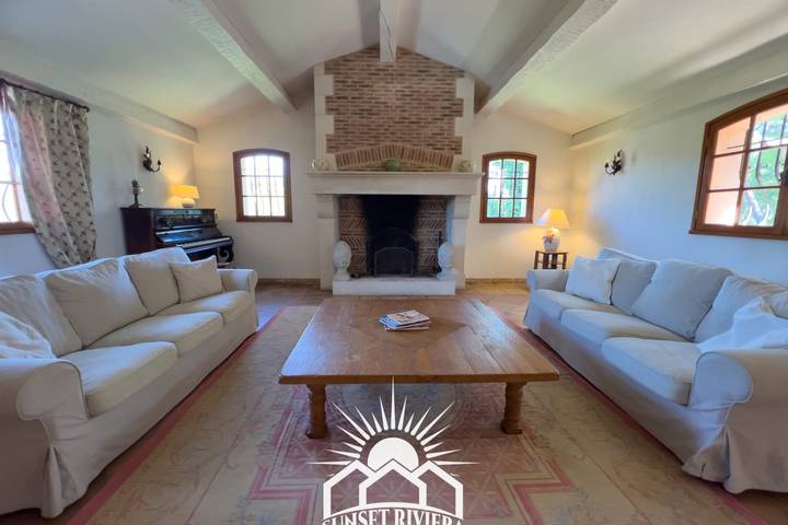 Location de vacances pour 10 personnes, avec terrasse ainsi que piscine et jardin à Le Rouret - 3