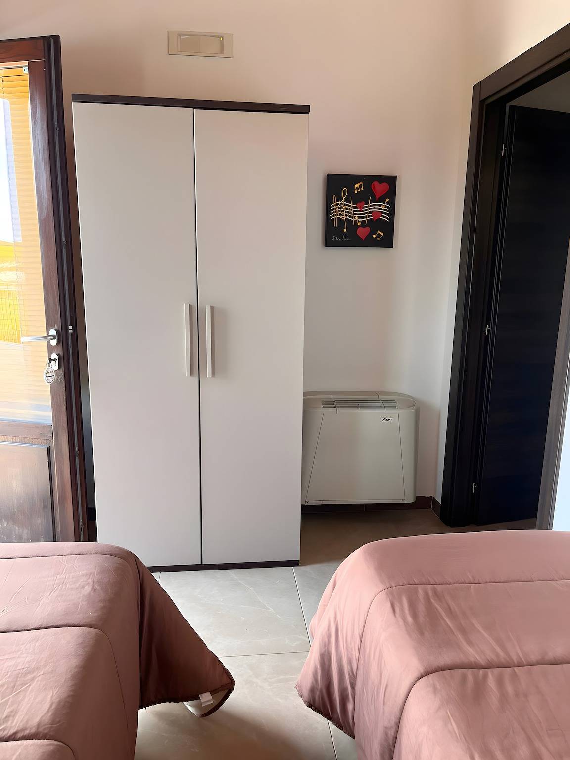 Camera 'Tramuntana' con piscina e terrazza in comune, Wi-Fi in Provincia di Caltanissetta