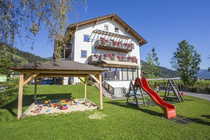 Ferienhaus für 3 Personen, mit Balkon und Sauna, kinderfreundlich in Flachau - 2