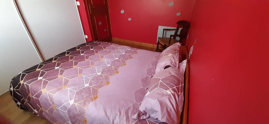 Gîte pour 7 personnes, avec terrasse dans Saint-Bonnet-l'Enfantier