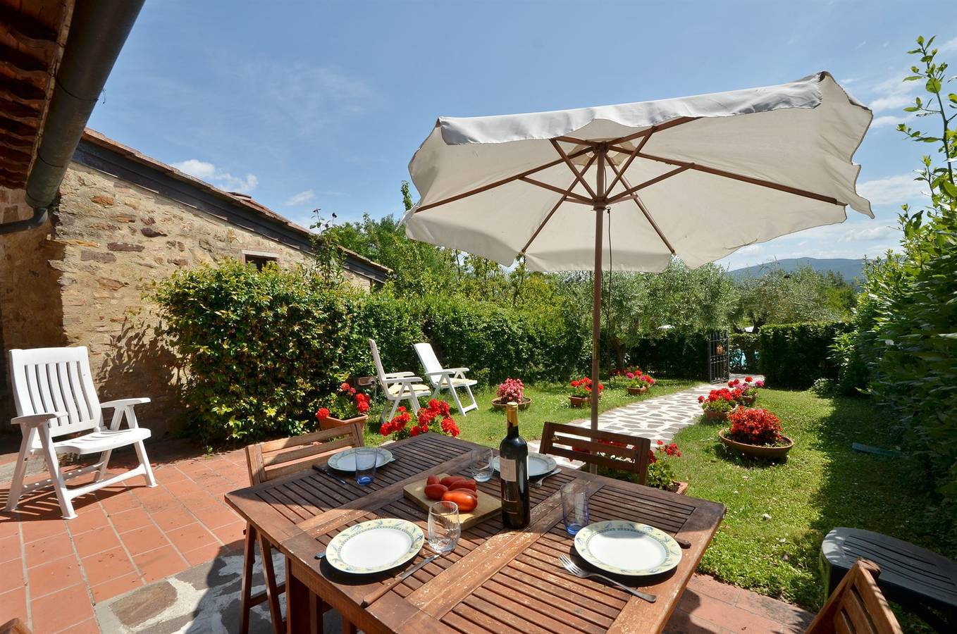 Appartamento intero, Appartamento vacanze per 2 persone con giardino in Colle di Val d'Elsa, Siena e dintorni