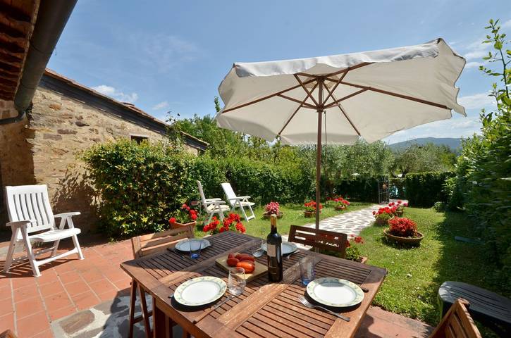 Entire apartment, Il Sole e la Luna at Partena in Colle di Val d'Elsa, Siena Province