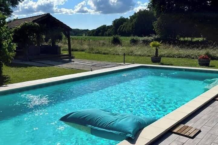 Gîte pour 6 personnes, avec Jardin à Sousmoulins