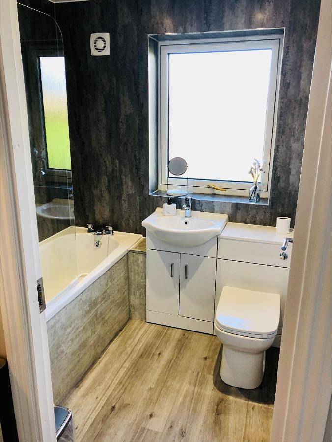 Two-Bedroom House in Dunfermline, Fife region