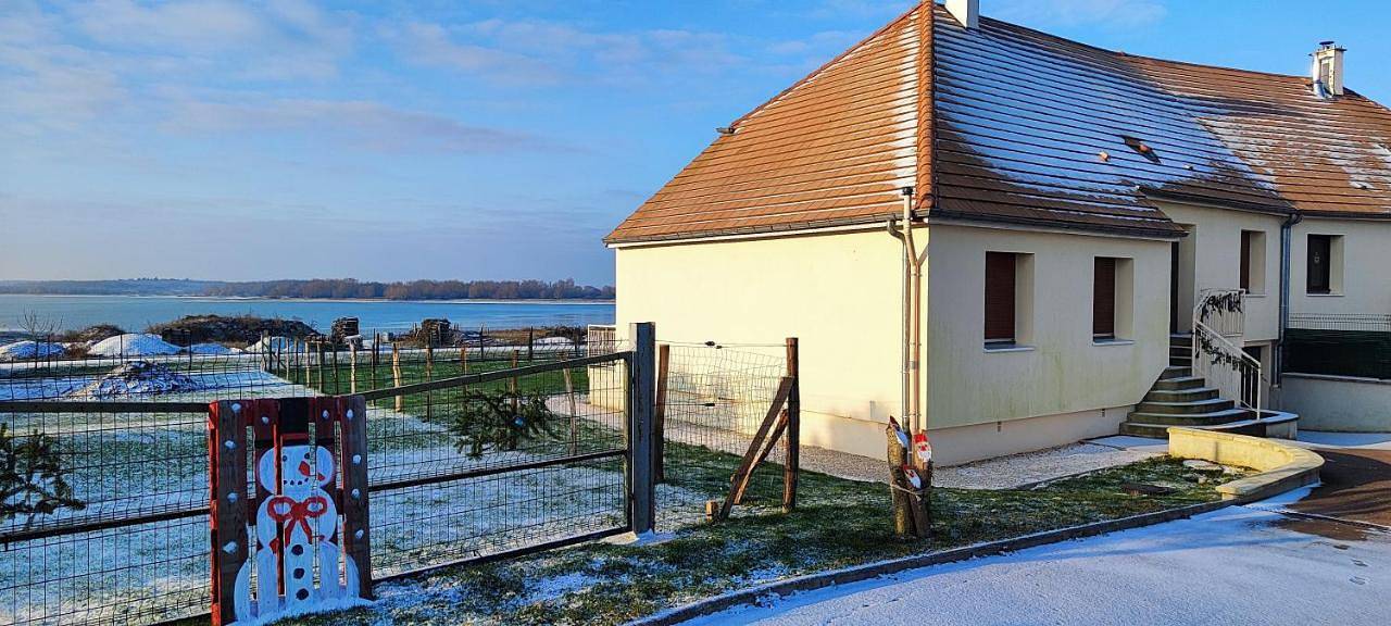 Gîte du lac de la Forêt d'Orient - 6 personnes - gîte avec vue sur le lac in Mathaux, Parc naturel régional de la Forêt d'Orient