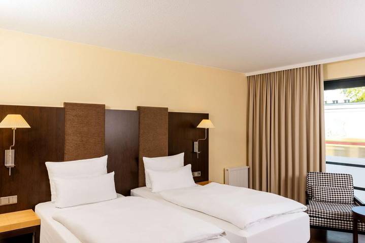 Hotel für 2 Personen, mit Sauna und Garten, mit Haustier in Charlottenburg Berlin