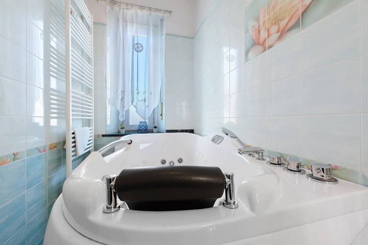 Ferienhaus für 3 Personen, mit Whirlpool und Balkon in Turin - 2