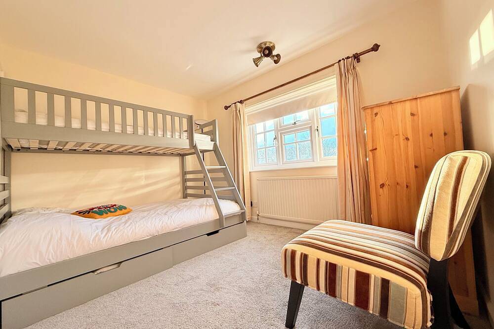 Cozy 3bed New Forest Cottage-Nearby Paultons Park-Peppa Pig World-Fully equipped in Netley Marsh, Hampshire