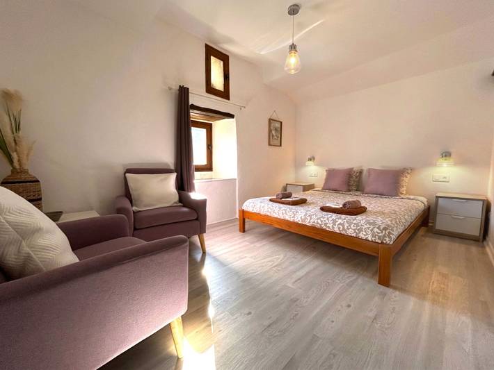 Chambre d’hôte pour 5 personnes, avec jacuzzi et jardin en Ardèche