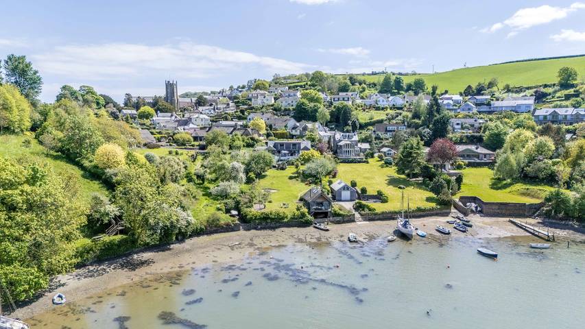 Water Edge House & Boathouse in Dittisham, Devon