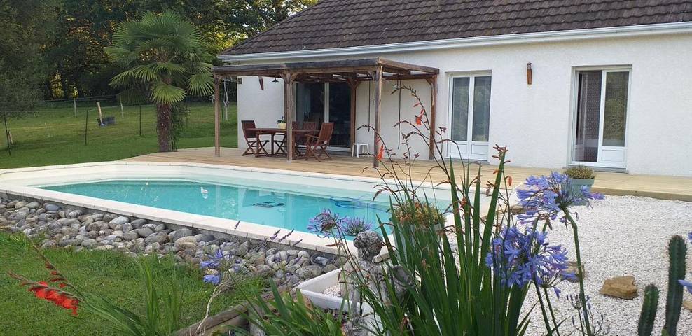 Gîte pour 6 personnes, avec jardin ainsi que piscine et vue à Haut-de-Bosdarros