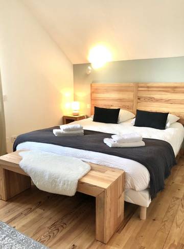 Gîte pour 12 personnes, avec terrasse et jardin, animaux acceptés dans Saffloz