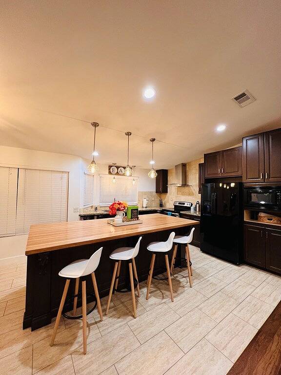 Endless Summer-Elegant 3 Bedroom Home With Pool in Palm Springs, Coachella Valley