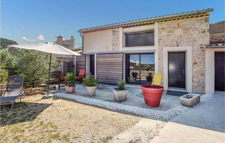 Location de vacances pour 3 personnes, avec Terrasse ainsi que Jardin et Vue à Mollans-sur-Ouvèze