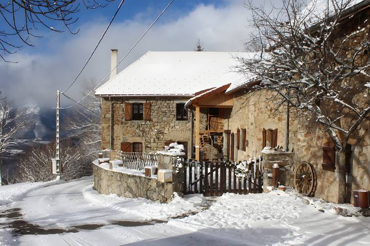 Gîte pour 9 personnes, avec vue sur le lac dans l' Isère
