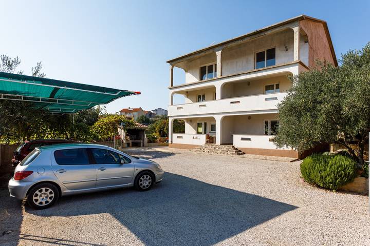 Ferienwohnung für 3 Personen, mit Balkon/Terrasse auf Krk - 2