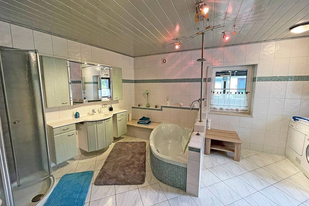 Ganze Wohnung, Ferienwohnung Kriesten in Bad Brambach, Chemnitz und Umgebung