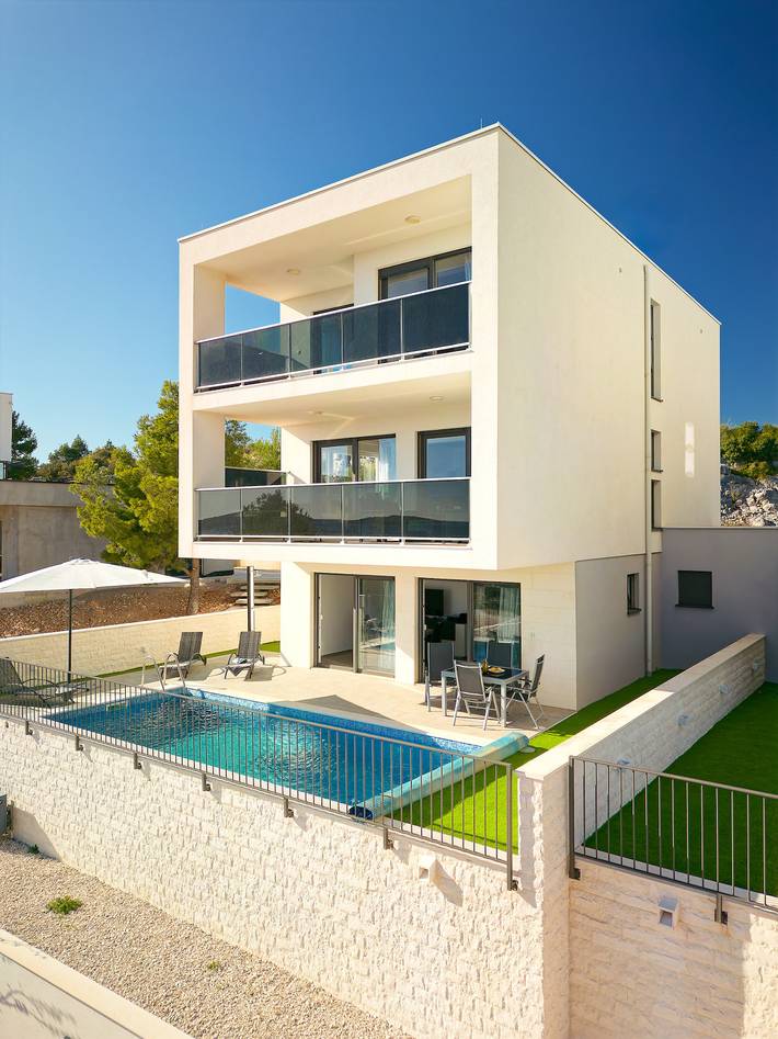 Villa pour 9 personnes, avec Balcon ainsi que Terrasse et Jardin à Šibenik