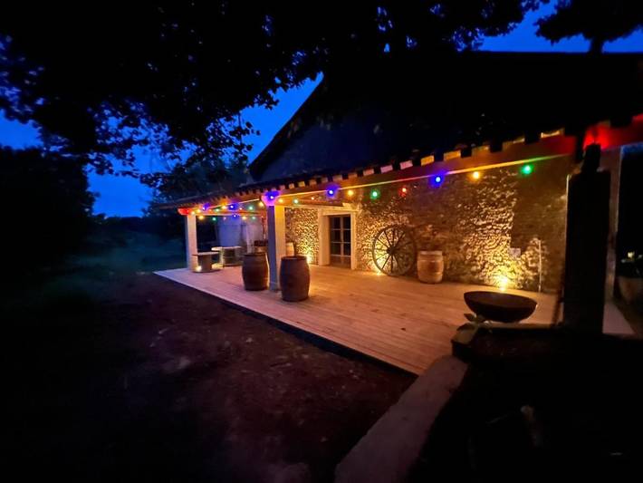 Gîte pour 12 personnes, avec vue ainsi que jardin et piscine, animaux acceptés à Pomarez