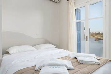 Apartment for 4 People in Milos, Cyclades, Photo 2