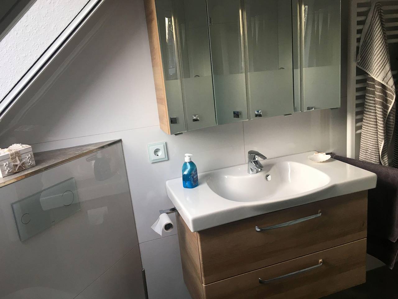Ferienhaus Conny mit Badesteg u. Ruderboot in Großefehn, Landkreis Aurich