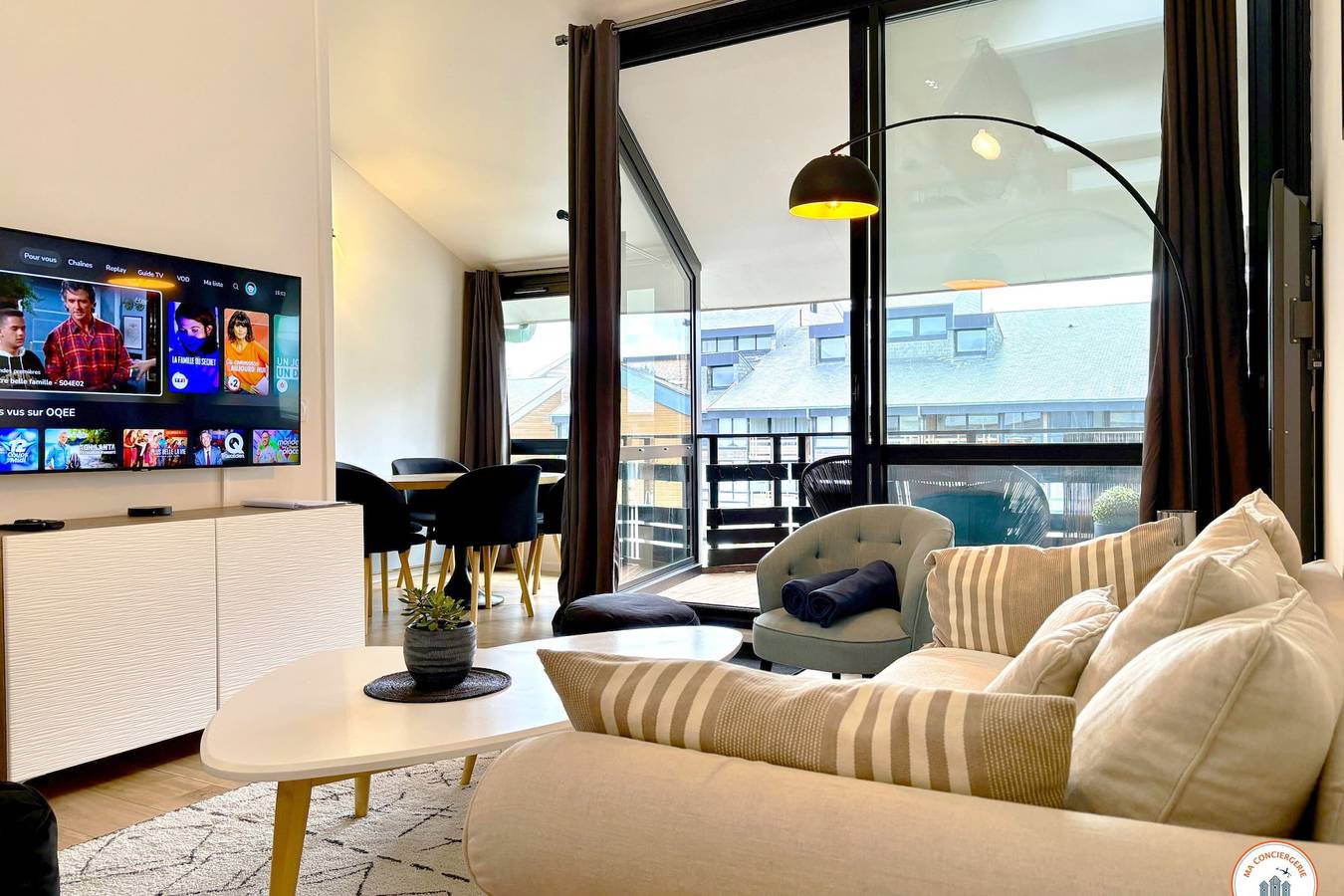 Appartement entier, ⚪ Le White Pearl - Terrasse, Vue Marina in Deauville, Région de Lisieux