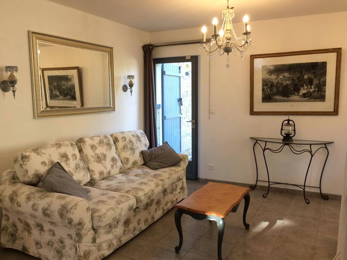 Two-Bedroom House in Vic-sur-Aisne, Aisne