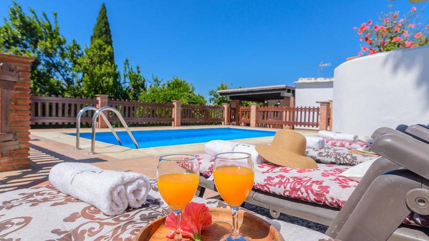 Villa voor 4 personen, met zwembad en balkon/terras - 1