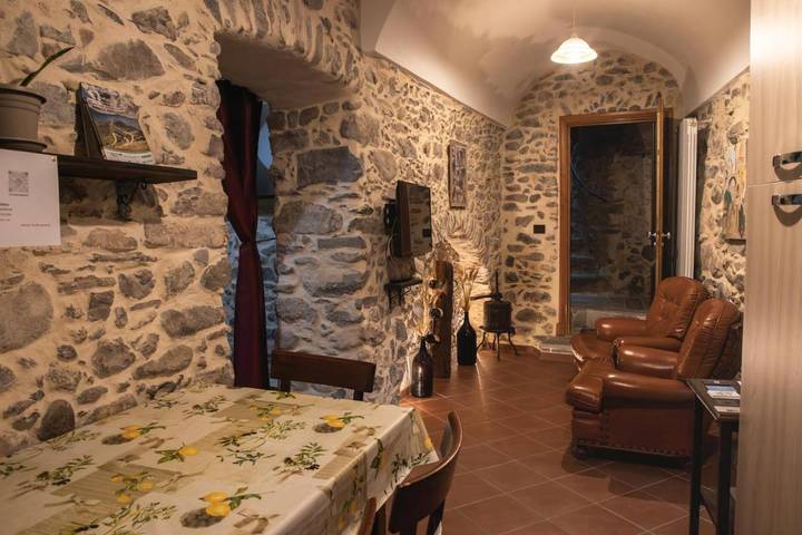 Gîte pour 3 personnes, avec vue et vue sur le lac à Rocchetta Nervina - 4