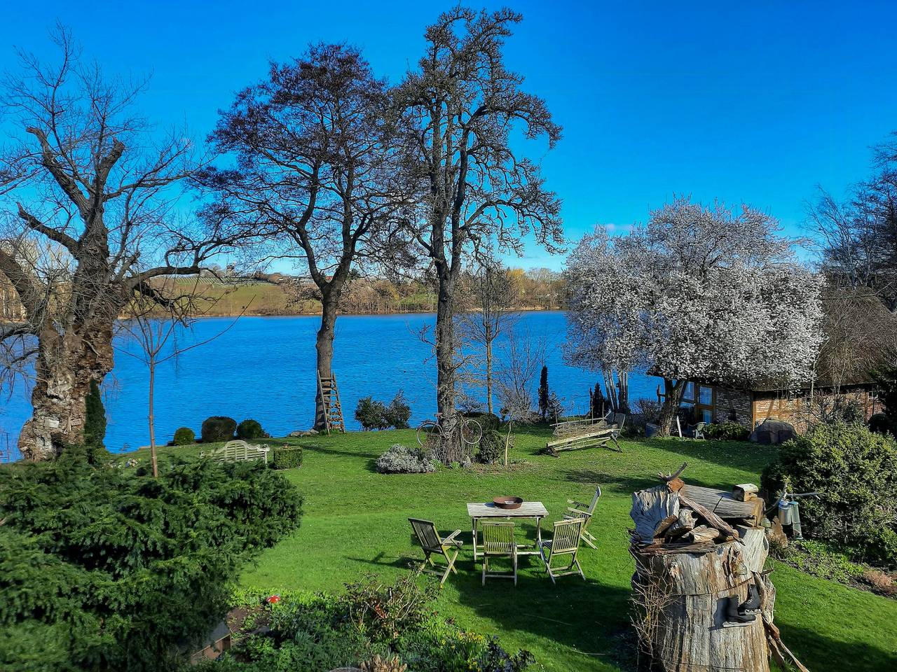 Ganze Wohnung, Apartment im Reethaus mit privatem Seezugang in Grebin, Südliche Ostseeküste