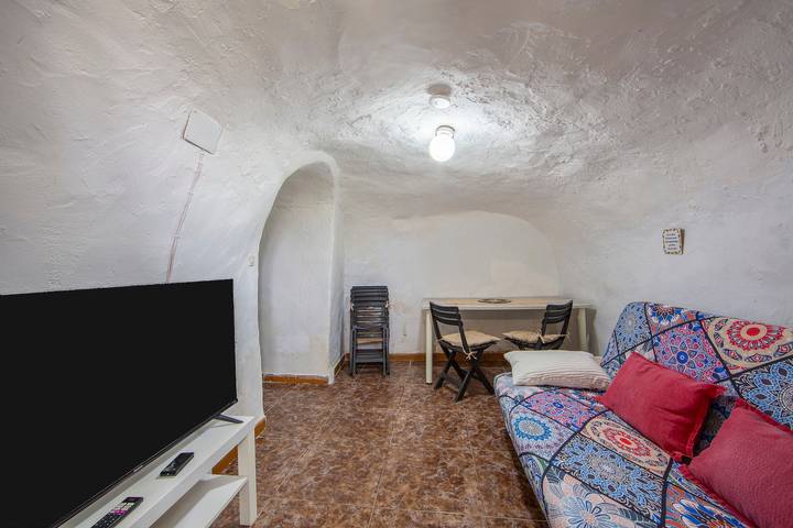 Casa de vacaciones 'Cueva' con vistas a la montaña, terraza privada y Wi-Fi in Gádor, Cordillera Penibética
