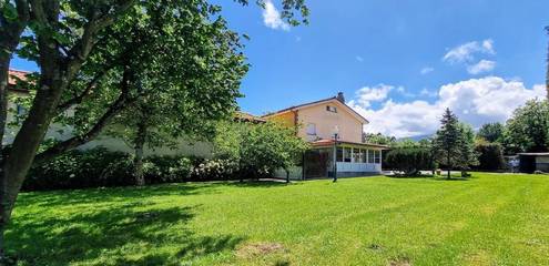 Cottage pour 8 personnes, avec jardin et terrasse, animaux acceptés dans Balmori