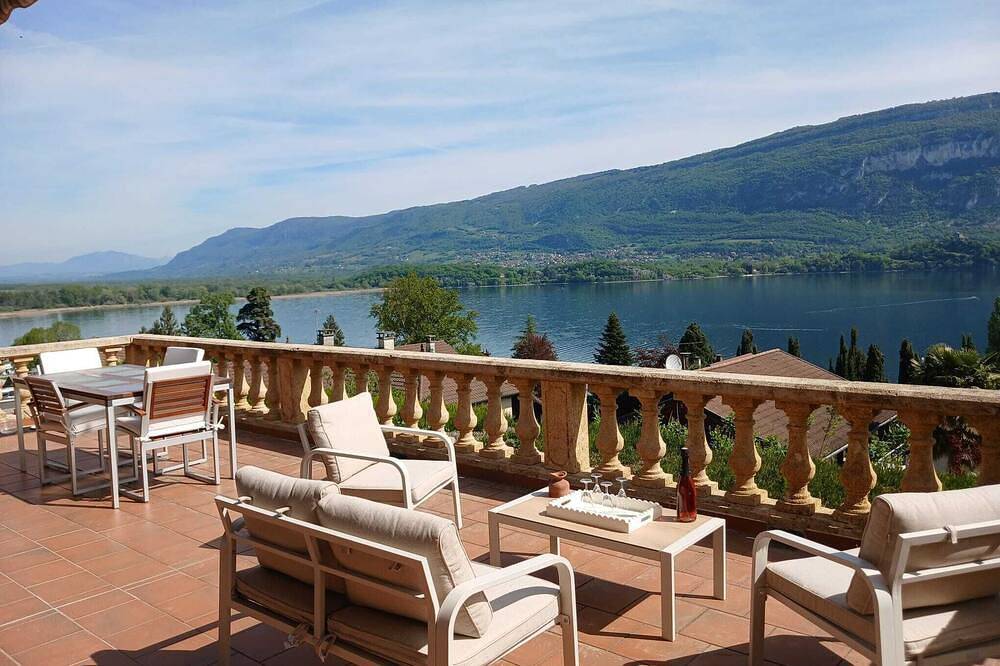 \"Casa Frangi\"  Vue féérique sur le lac du Bourget, plage à pied in Conjux, Région de Chambéry