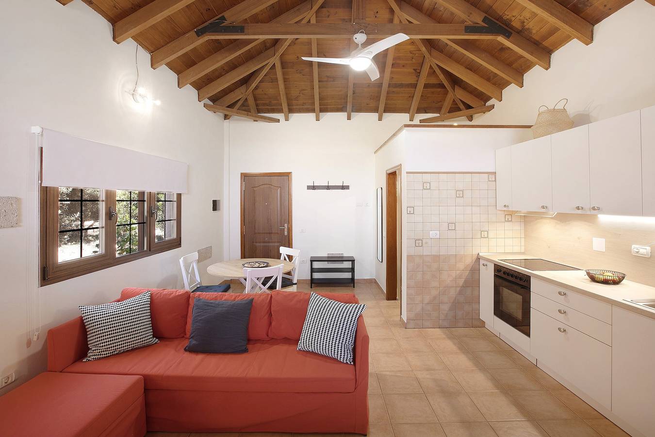 Ganzes Studio, Ferienhaus „Las Tres Palmeras“ mit Bergblick, Gemeinschaftspool und Wlan in Güímar, Teneriffa Süd