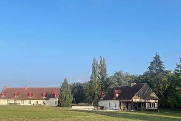 Location de vacances pour 18 personnes, avec jardin dans Château du Gué-Péan
