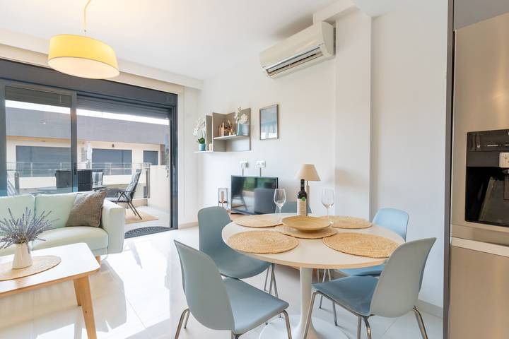 Appartement entier, Mil Palmeras Beachfront Bliss in Pueblo Latino, Pilar de la Horadada