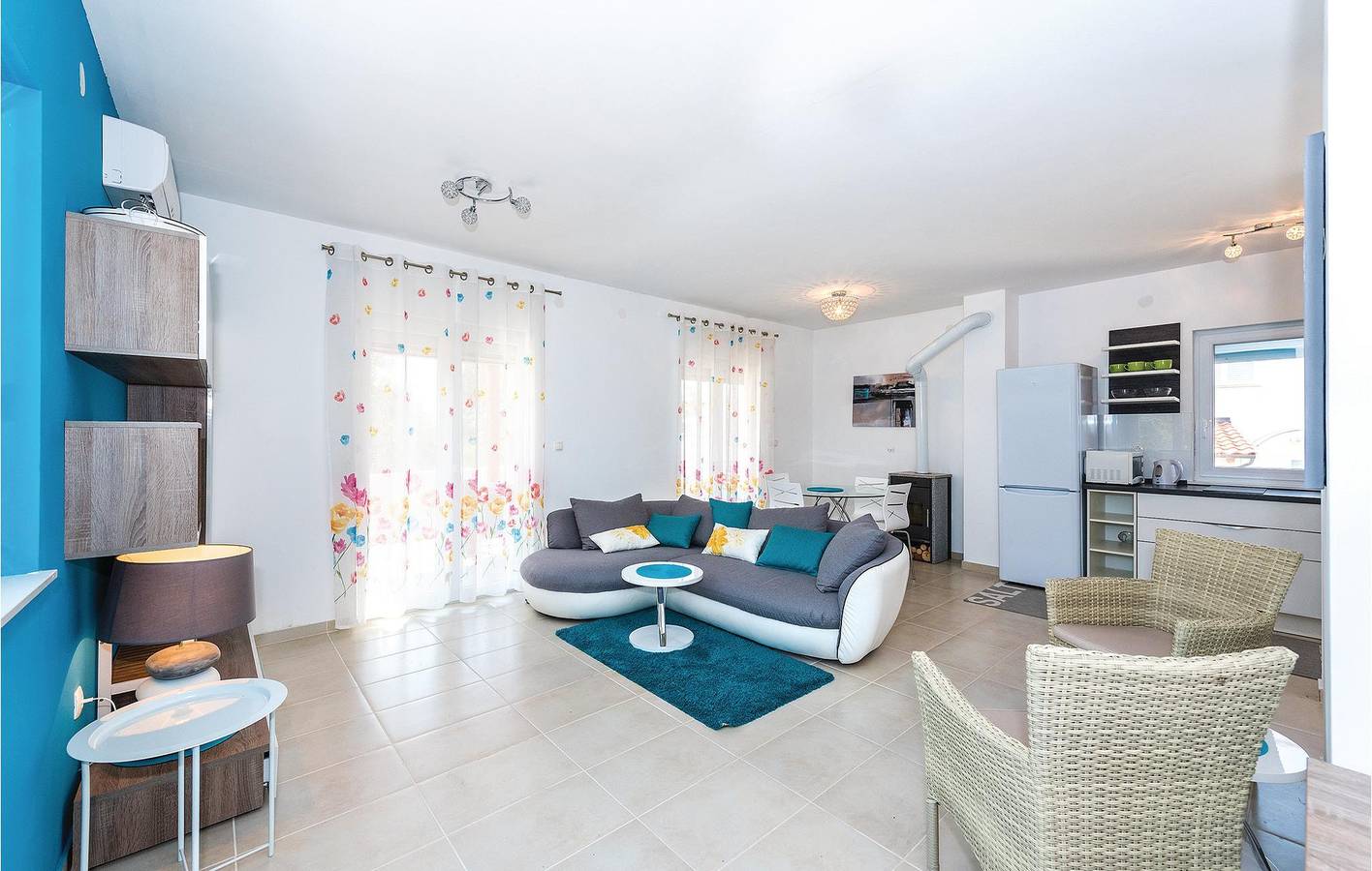 Ferienhaus für 5 Personen mit Terrasse in Razanj, Šibenik-Knin