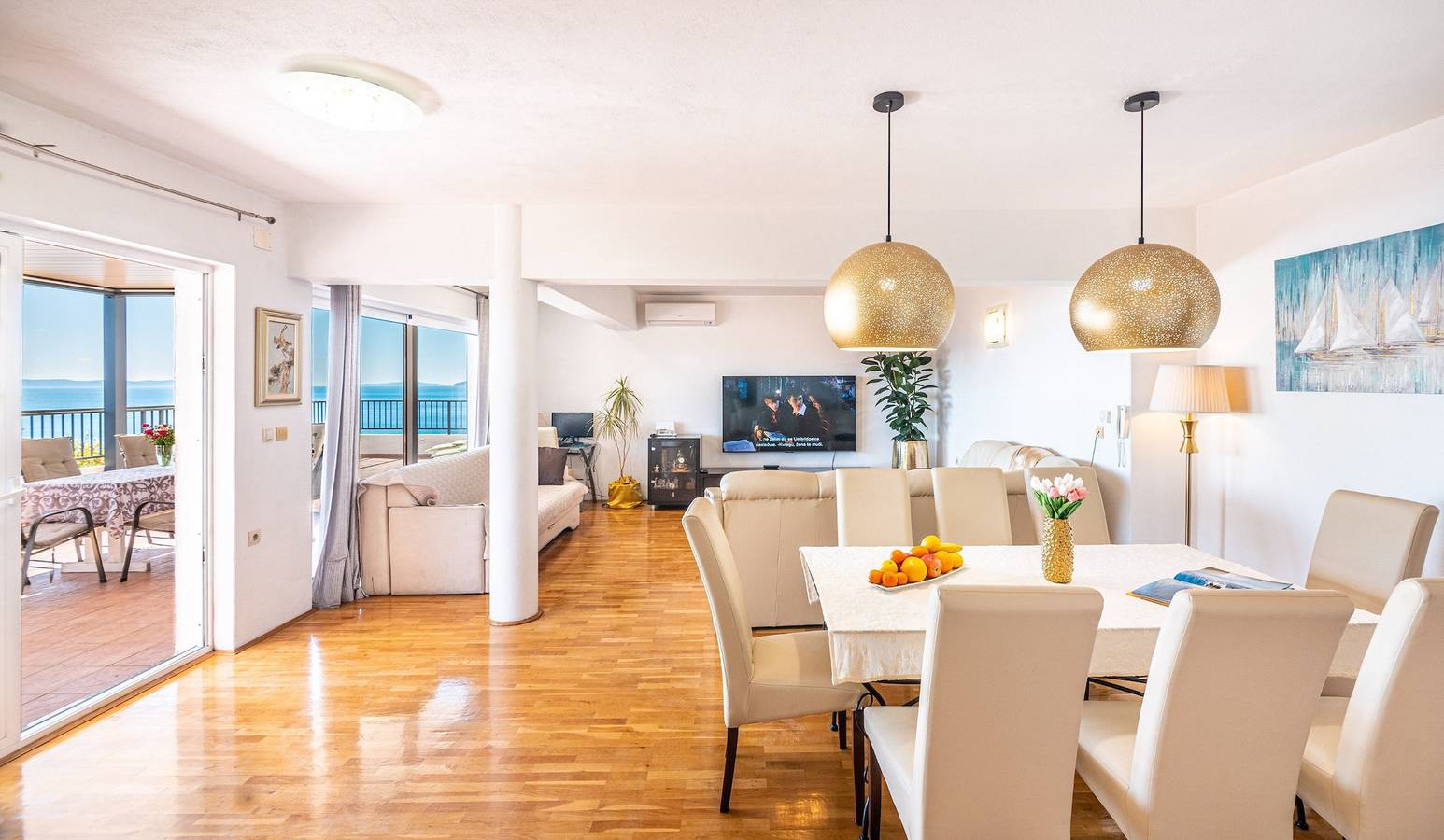 Entire vacation apartment, C apt w terrace & sea view, 4 min walk to beach in Podstrana, Split-Dalmatia
