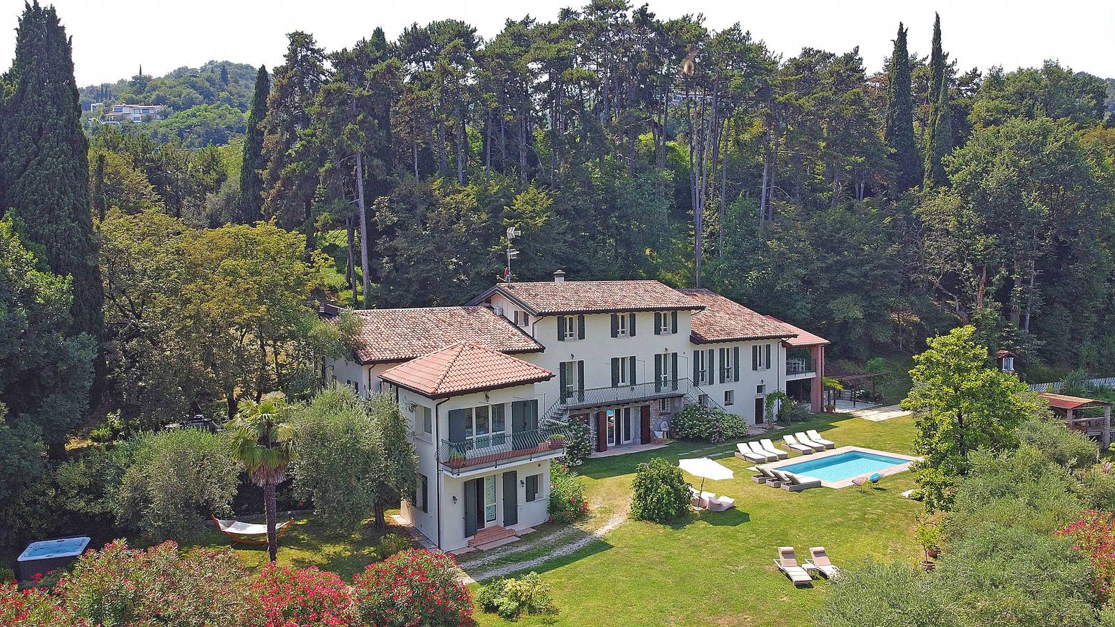 Tenuta la Pineta in Salò, Prealpi Gardesane