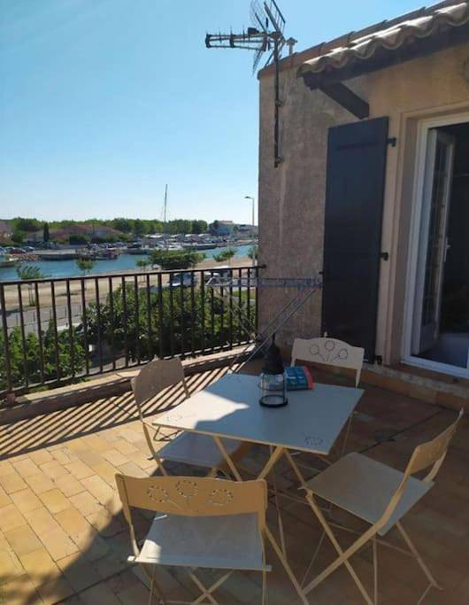 Gîte pour 9 personnes, avec vue et balcon, adapté aux familles dans Port de Marseillan-Plage