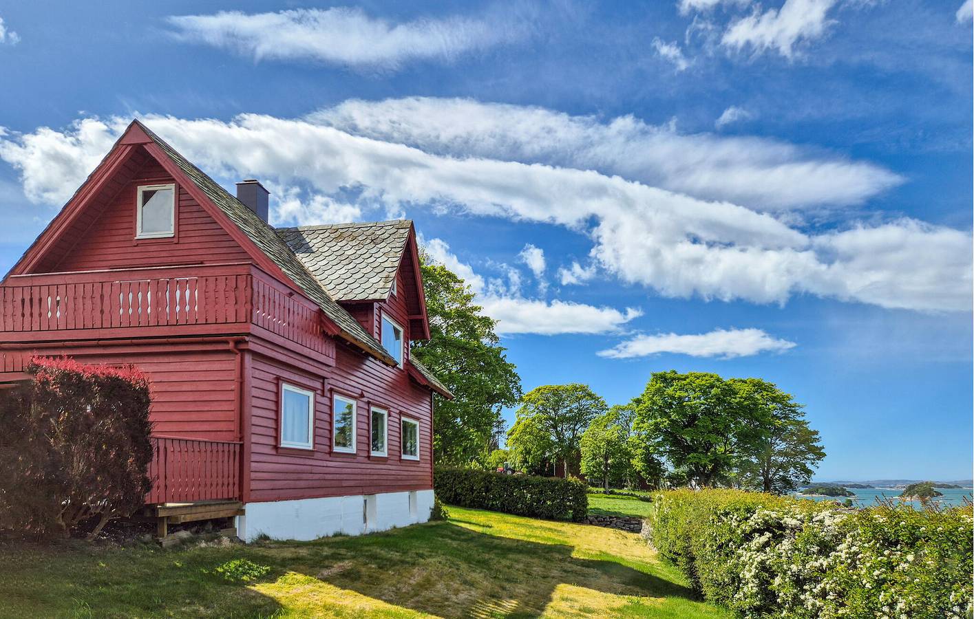 Ferienhaus für 8 Personen mit Garten in Fitjar