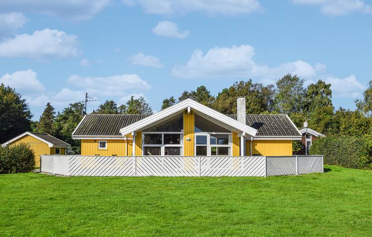 Ferienhaus für 10 Personen, mit Terrasse und Sauna sowie Whirlpool und Garten