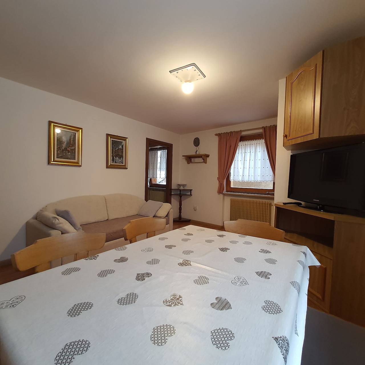 Ganze Ferienwohnung, Ferienwohnung für 5 Personen mit Terrasse in Canazei, Dolomiti Superski