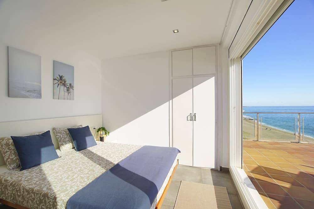 Ganze Wohnung, Yourhouseinspain--Best  Sea  And  Beach  View in Santa Susanna, A/C, Pool in Santa Susanna, Costa del Maresme