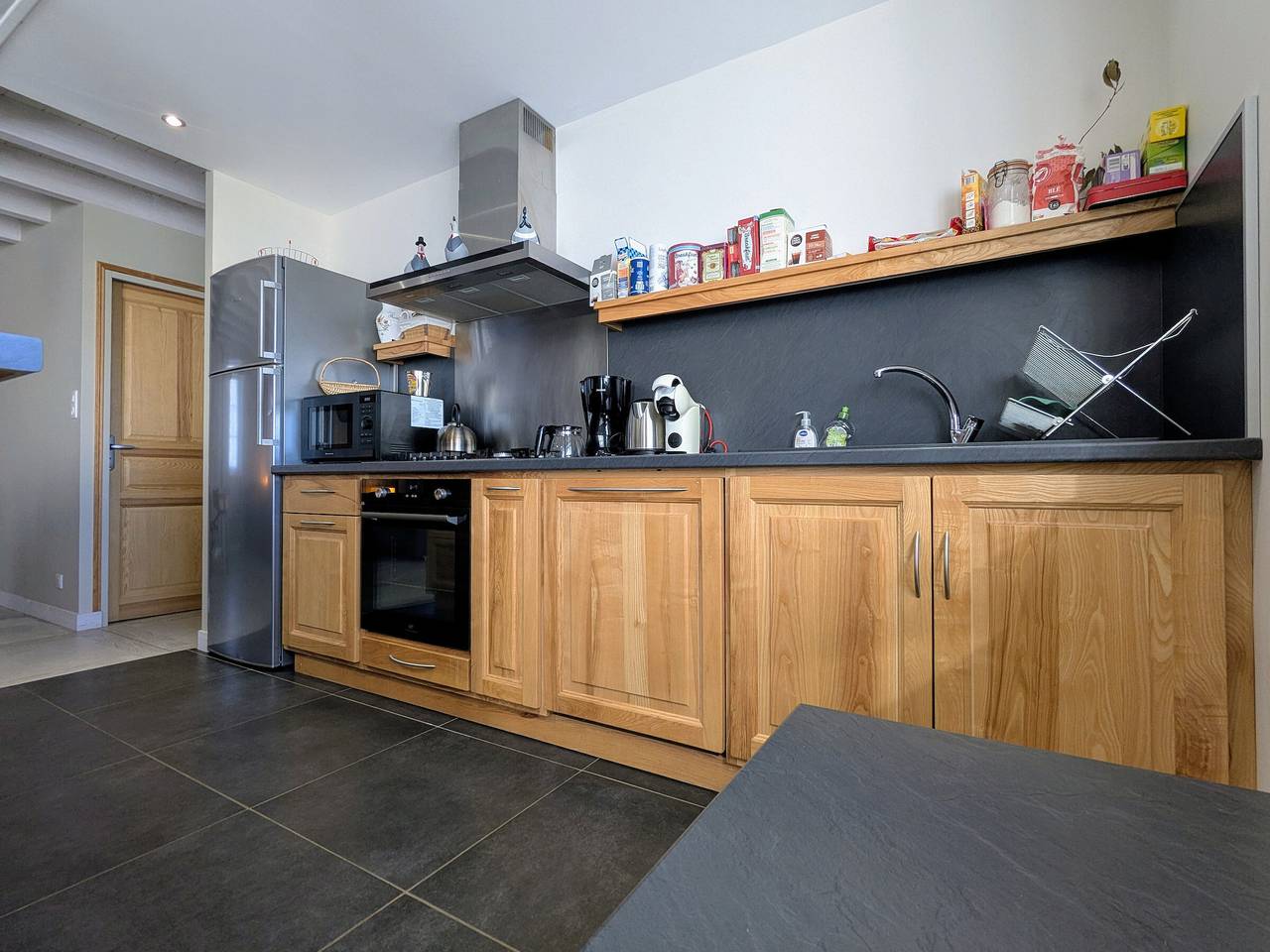 Escápate a la naturaleza: Casa moderna y espaciosa con spa en pueblo pintoresco in Arlempdes, Alto Loira