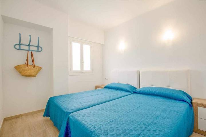 Gîte pour 4 personnes, avec terrasse ainsi que jardin et vue dans Camp de Mar - 4