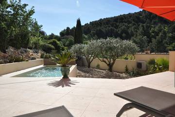 Cottage pour 2 personnes, avec jardin à La Roque-Alric